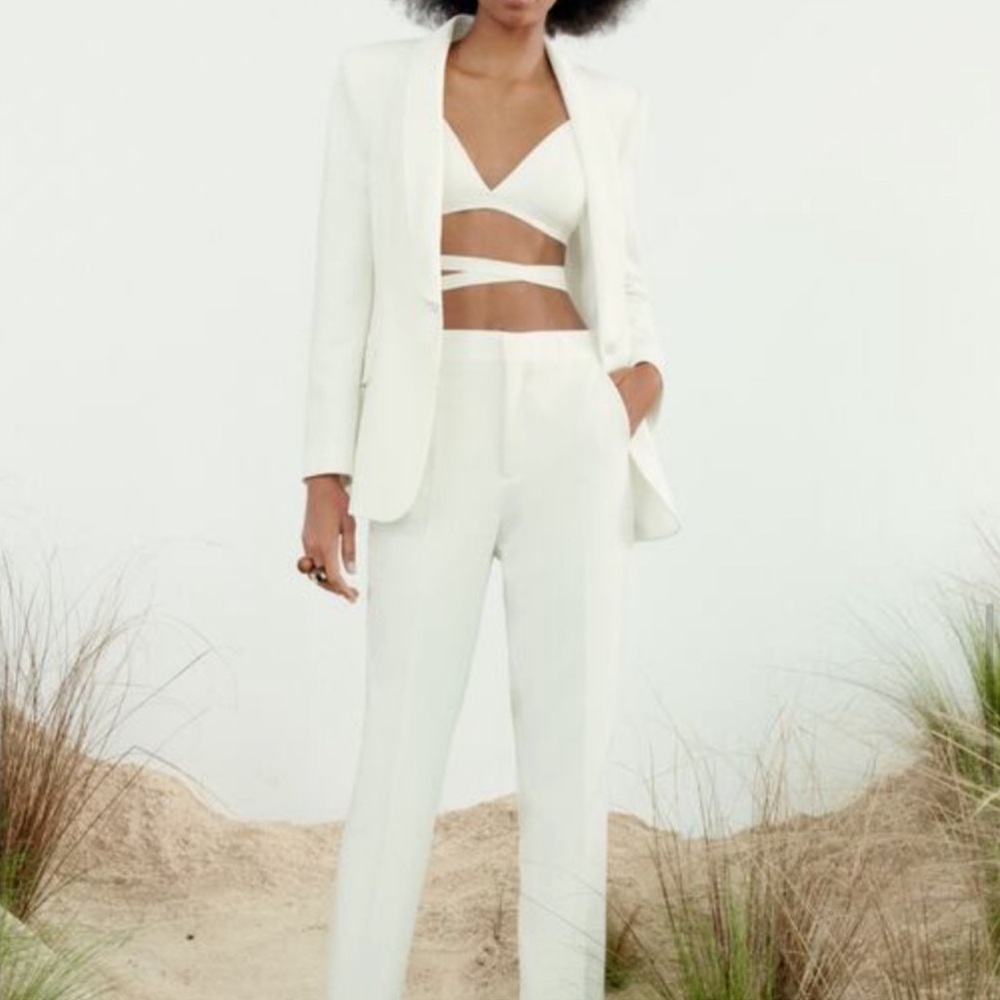 Zara white tuxedo blazer in like new condition